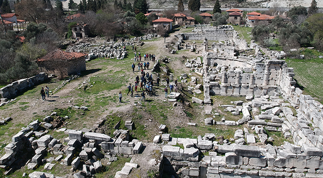PAÜ’LÜ YABANCI ÖĞRENCİLER STRATONİKEİA’YI GEZDİ
