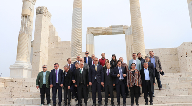 BAKAN ERSOY “LAODİKYA EFES STANDARTLARINA ÇIKARILACAK”
