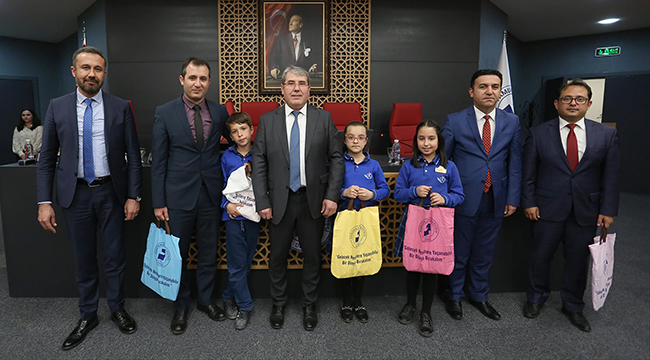 PAÜ Senatosunu Çocuklar Yönetti