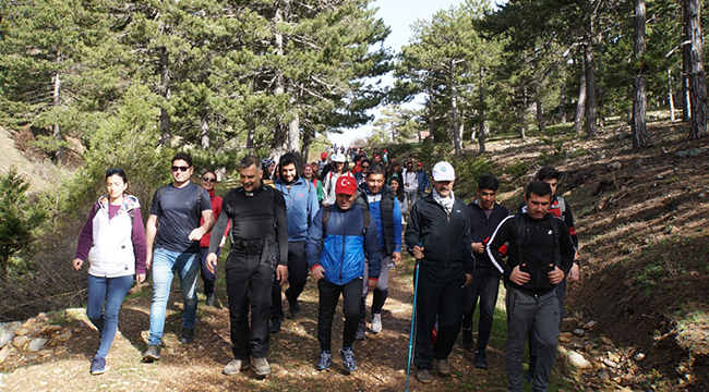 Akdağ Zirve Yürüyüşü Tamamlandı
