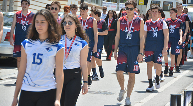 Gençlik Haftası Coşkuyla Başladı