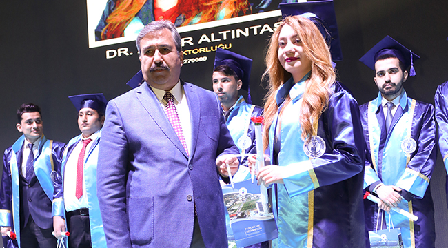 PAÜ’de 145 Genç Doktor Diplomasını Aldı