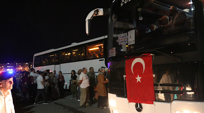 Denizli'den İlk Hac Kafilesi Uğurlandı