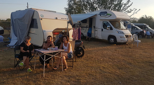 Çal’da Tatil Yapan Karavancılar İlçeden Ayrıldı