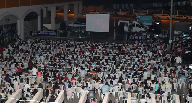 Açık Hava Sinema Geceleri Devam Ediyor