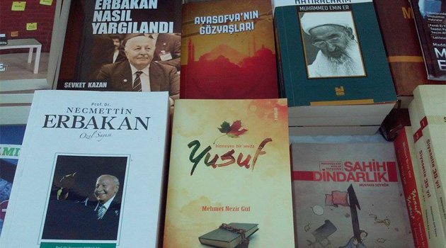 ADALET PARKINA KİTAP VE DERGİ STANDI