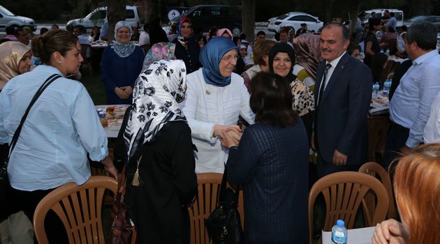 AK PARTİ TEŞKİLATINA İFTAR