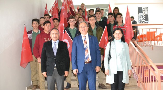 BAŞKAN AKYOL, GENÇLERLE DEMOKRASİ DERSİNDE