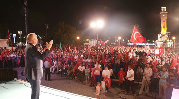 Başkan Zolan, İzmir’de on binlere seslendi