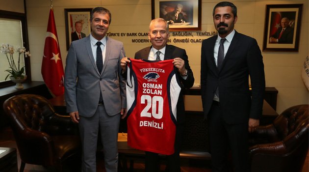 Başkan Zolan, şampiyonları ağırladı