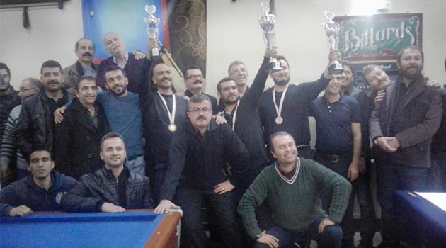 BİLARDOCULAR KUPALARINI ALDI