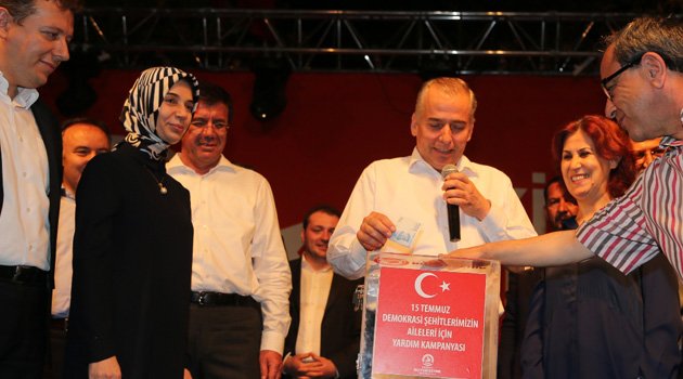 Büyükşehir demokrasi şehitlerine sahip çıkıyor