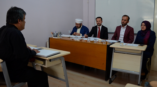 DENİZLİ’DE GÖRME ENGELLİLER UMRE İÇİN YARIŞTI