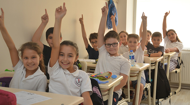 ÖĞRENCİLERİ SARAYKÖY ETKİNLİK MERKEZİ’Nİ ANLATTI