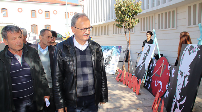 TAVAS'TA ATATÜRK SERGİSİ'NE YOĞUN İLGİ