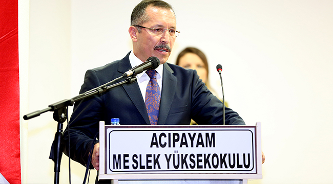 REKTÖR BAĞ ELİNİ ÖPEREK TEŞEKKÜR ETTİ