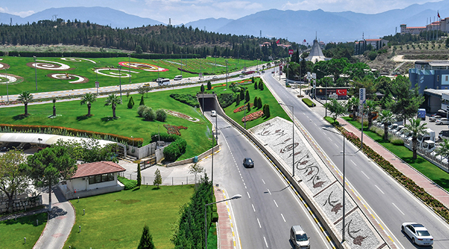 KÖPRÜLÜ KAVŞAKLAR TRAFİĞİN CAN DAMARI OLDU