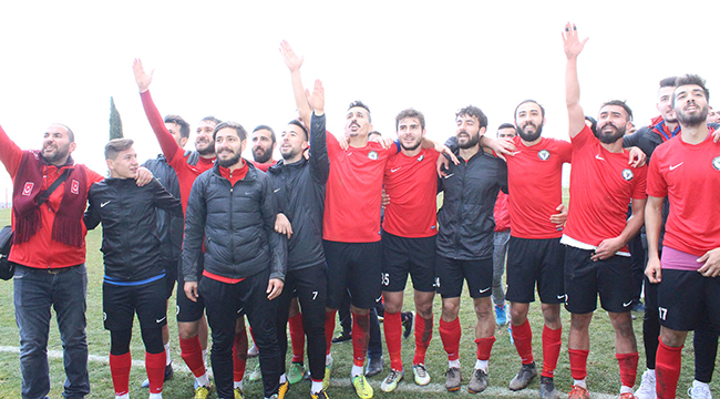 BAŞKAN AKCAN MAÇI TARAFTARLARLA İZLEDİ