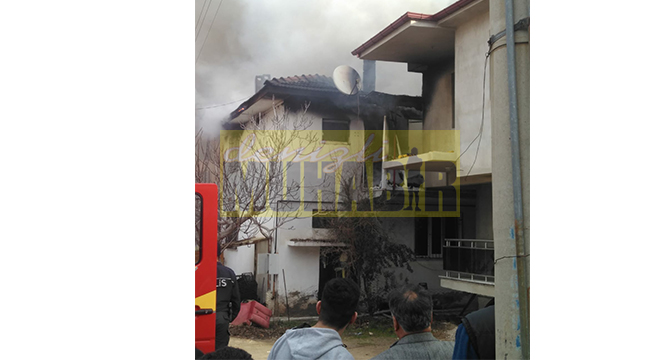 İKİ KATLI EVDE MADDİ HASAR MEYDANA GELDİ