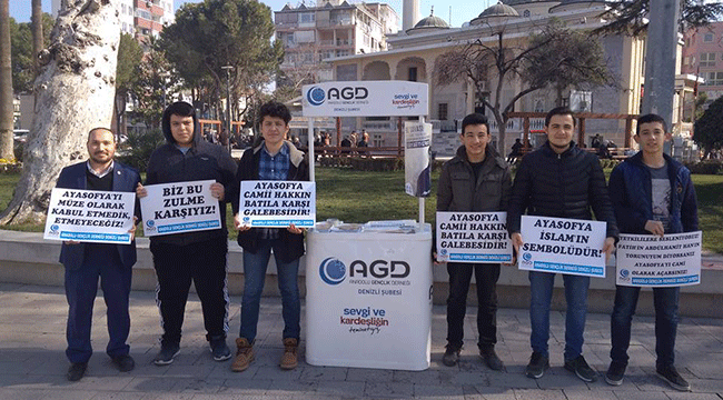 AGD’Lİ GENÇLER AYASOFYA’NIN YENİDEN CAMİ OLMASINI İSTİYOR