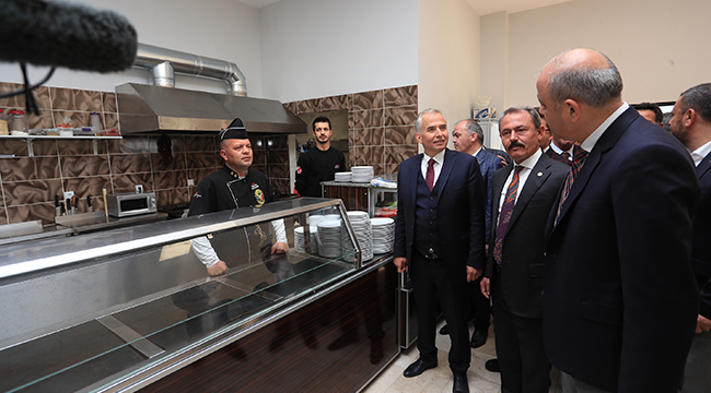DENİZLİ, KAMYON VE TIR GARAJI’NA KAVUŞTU