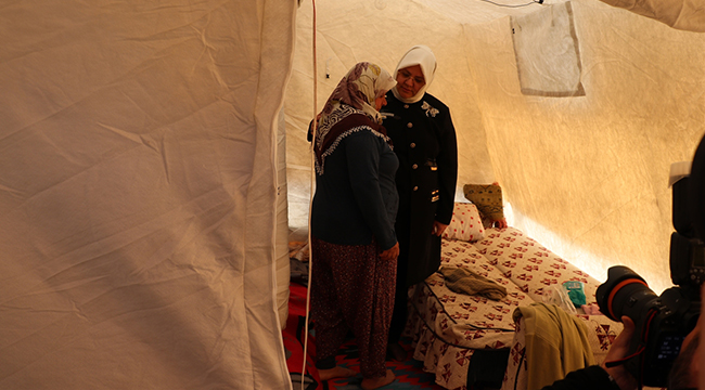 BAKAN SELÇUK DEPREM BÖLGESİ’NE GiTTi