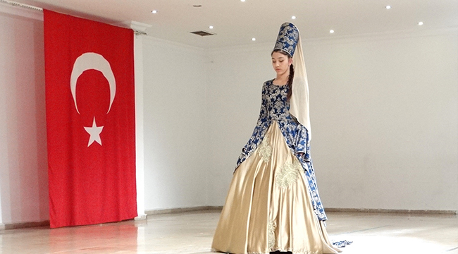MODA TASARIM ÖĞRENCİLERİNDEN “EFSANE” DEFİLE