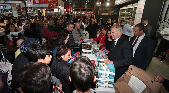 Kitap Fuarı'na Rekor Katılım