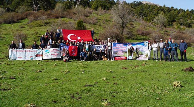 Akdağ Zirve Yürüyüşü Tamamlandı