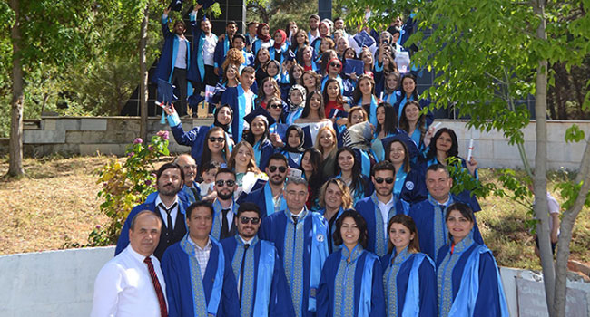 Bekilli Meslek Yüksekokulu Mezuniyetini Coşkuyla Kutladı