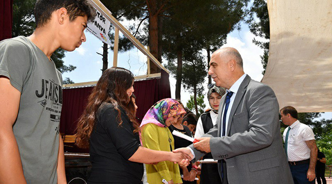 Acıpayamlı Öğrenciler Diplomalarını Vali Karahan’dan Aldı