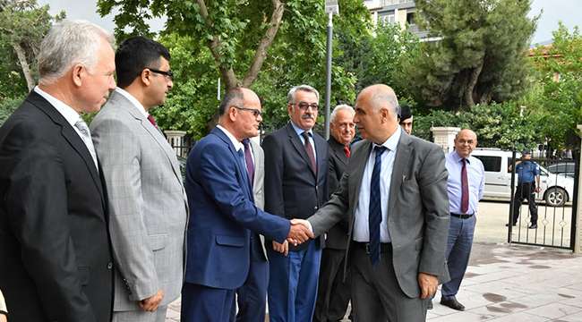 Acıpayamlı Öğrenciler Diplomalarını Vali Karahan’dan Aldı