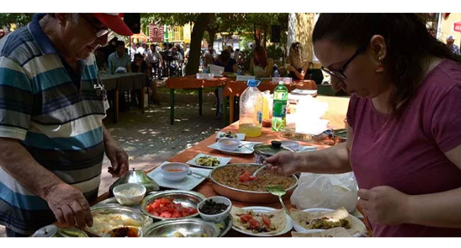 Buldan Dokumasından Kıyafetler Göz Doldurdu