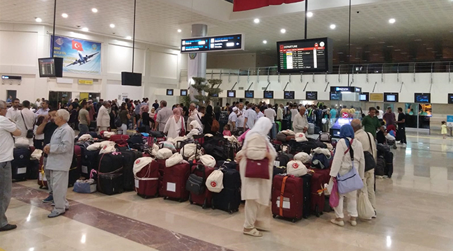 Denizli'den İlk Hac Kafilesi Uğurlandı