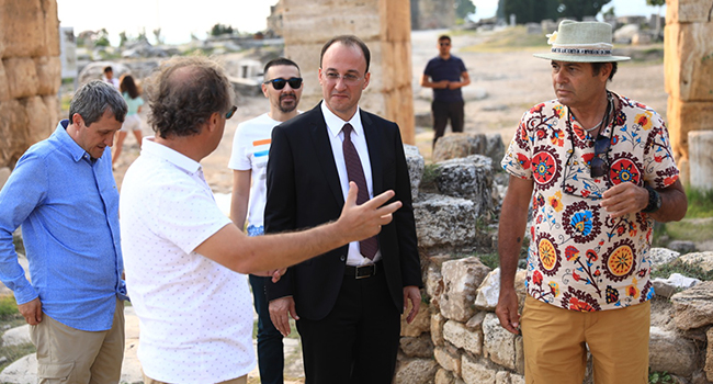 Pamukkale'yi Ayhan Sicimoğlu Anlatacak