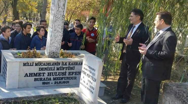 LİSE ÖĞRENCİLERİ TÜRBE VE ŞEHİTLİĞİ ZİYARET ETTİ