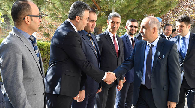 VALİ KARAHAN ÇARDAK VE BOZKURT’TAYDI