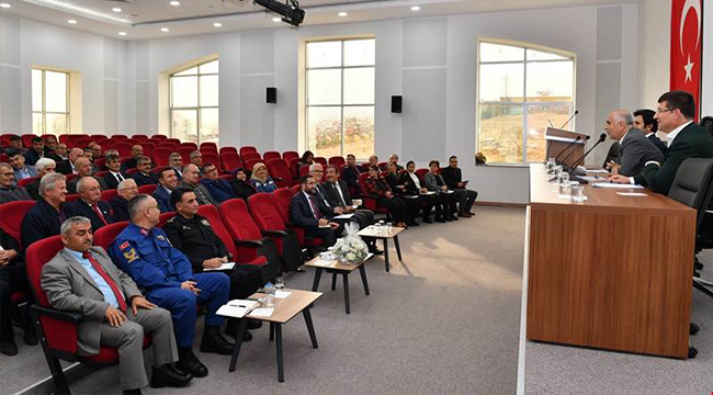 KARAHAN MERKEZ İLÇELERİN MUHTARLARIYLA BULUŞTU