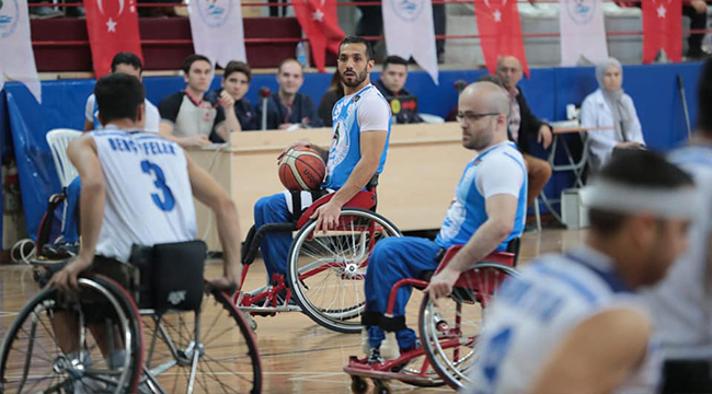 MAVİ-BEYAZLI TAKIM 3’TE 3 YAPTI