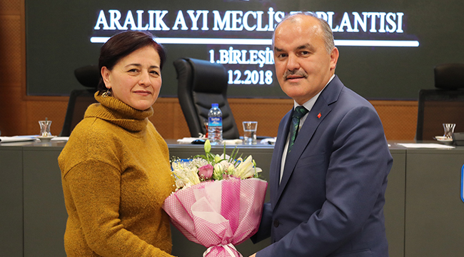 GÜRLESİN BAYAN MECLİS ÜYELERİNİ UNUTMADI
