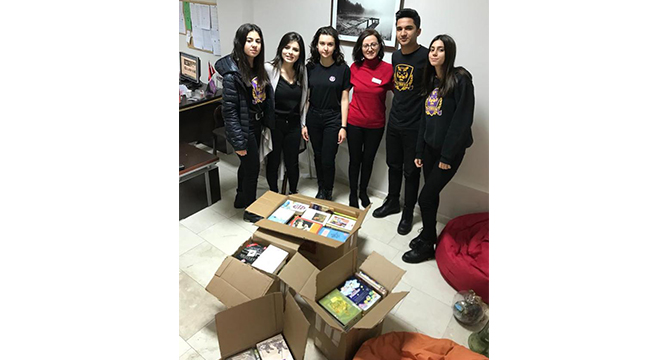 DENiZLi UĞUR OKULLARI‘NDAN BiNGÖL’E KiTAP DESTEĞi