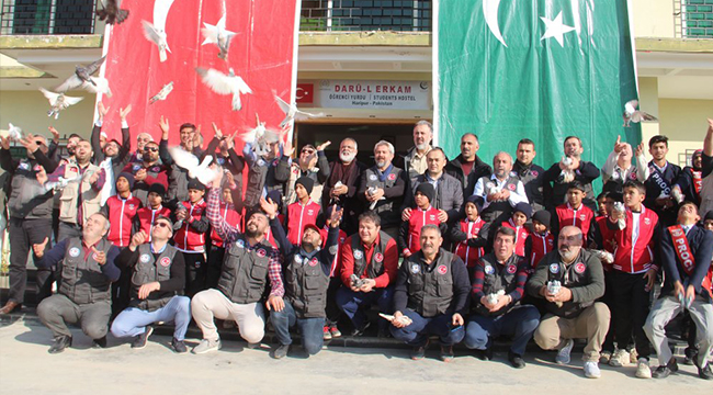 EĞİTİM-BİR-SEN PAKİSTAN'DAKİ YETİMHANELERE EL UZATTI