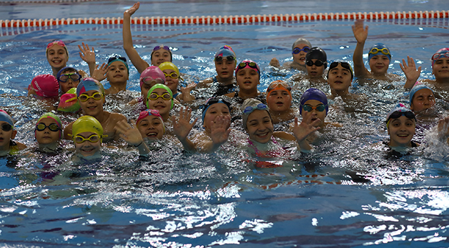 KAPALI YÜZME HAVUZLARI 100 BİNLER KULÜBÜNDE