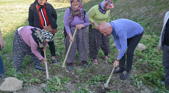 ÖZBAŞ 2 GÜNDE 433 HANENİN KAPISINI ÇALDI