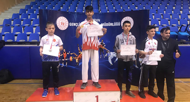 DENİZLİLİ KARATECİLER TÜRKİYE FİNALLERİNDE
