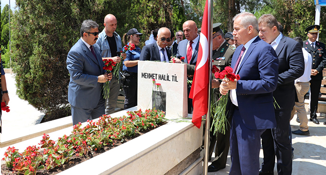 Protokol Denizli’nin Şehitlerini Unutmadı