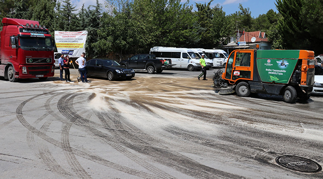 Yola Dökülen Akaryakıt Sürücülere Zor Anlar Yaşattı