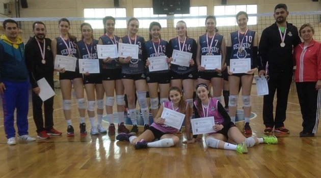 DENİZLİ’DE VOLEYBOL RÜZGARI ESTİ