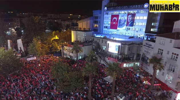 Denizli meydanları boş bırakmıyor