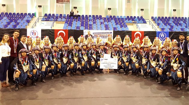 Denizli’nin Zeybekleri Final Biletini Kaptı